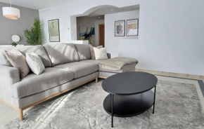 Beautiful penthouse apartment with three large double bedrooms in Casares Costa, Bahía De Casares